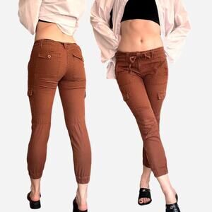 Loft low rise cargo capris low rise pants in terracotta - size 00P